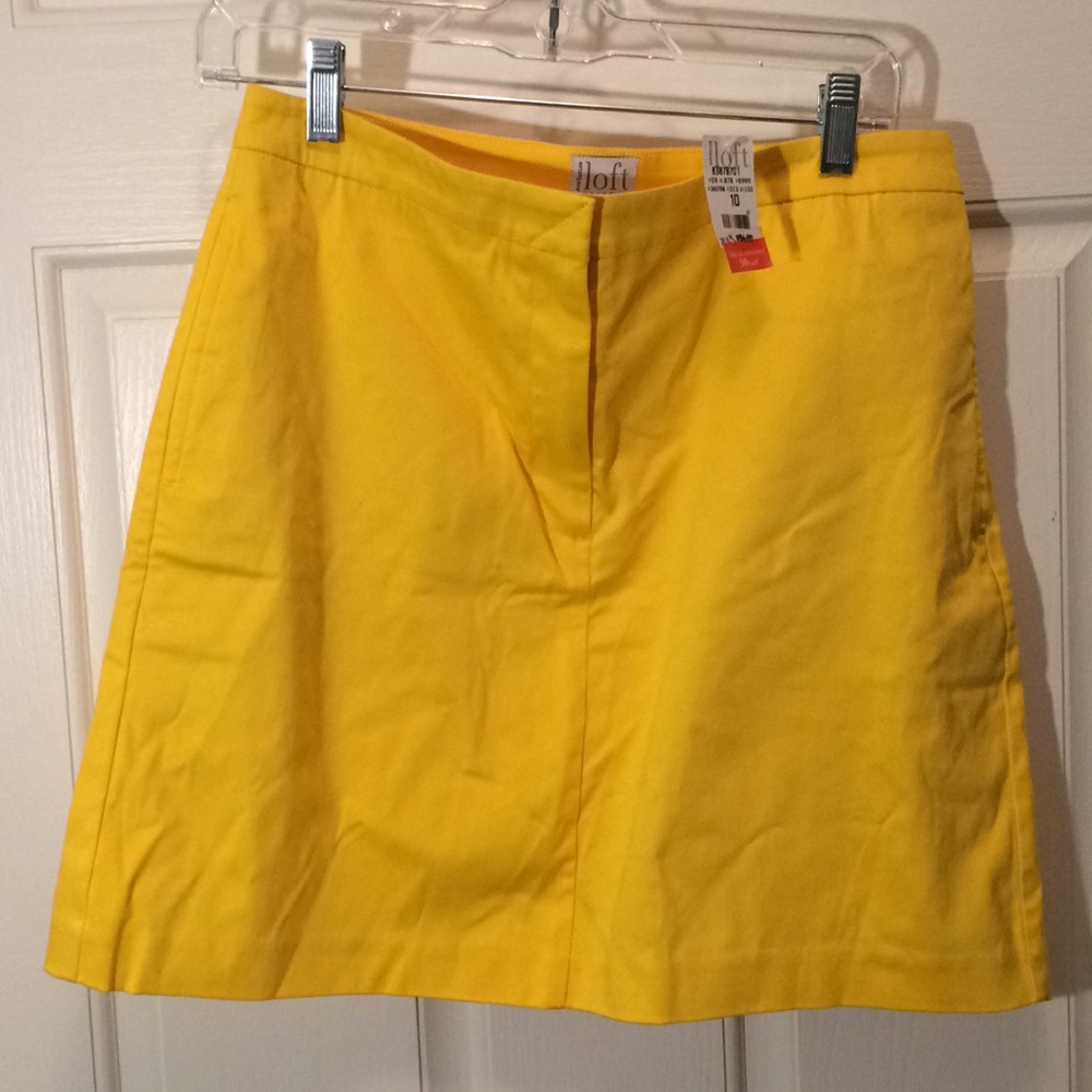 New yellow Ann Taylor loft stretch skirt size 10
